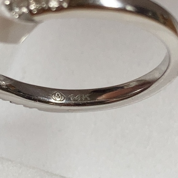 Vera Wang Diamond Ring - Picture 8 of 8